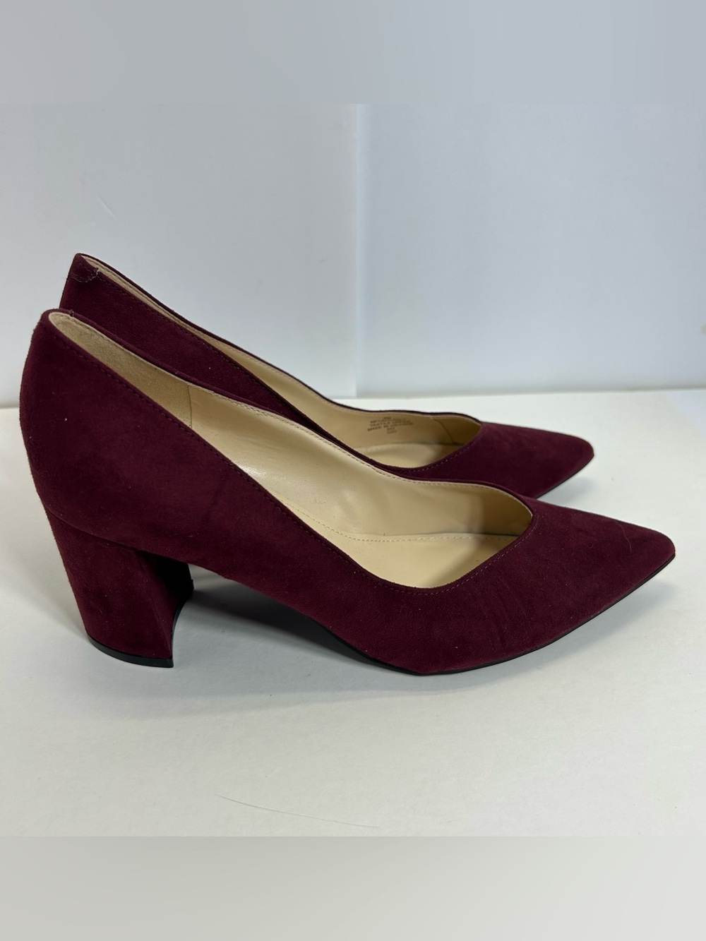 Marc Fisher Size 8 Burgundy Suede Block Heels Pumps Workwear Dark Academia